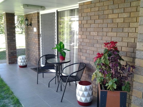Bottlebrush B & B - Suburb Australia 1