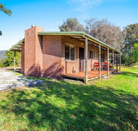 Braeside Cabin Two - Alphitonia - Suburb Australia