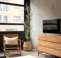 BRAND NEW BOUTIQUE WAREHOUSE 2BR APT KING BEDS KINGSTON in CANBERRA - Suburb Australia