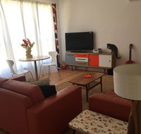 Black Cat Retreat holiday home - Suburb Australia