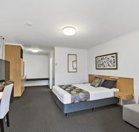 Blue Shades Motel - Suburb Australia