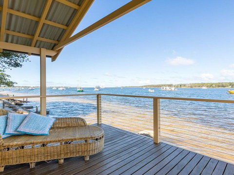 Bluewater - Riverfront Location With Water Views - Suburb Australia 0