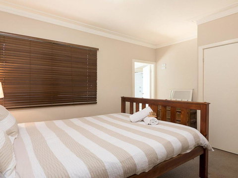 Bluewater - Riverfront Location With Water Views - Suburb Australia 2