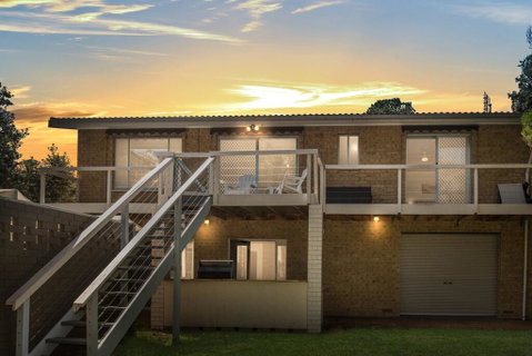 Broadbeach Retreat - 32 Broadbeach Drive - Suburb Australia 1