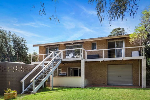 Broadbeach Retreat - 32 Broadbeach Drive - Suburb Australia 2