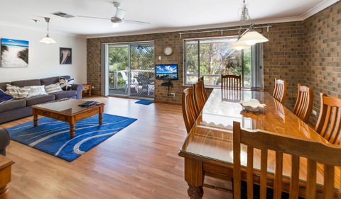 Broadbeach Retreat - 32 Broadbeach Drive - Suburb Australia 3