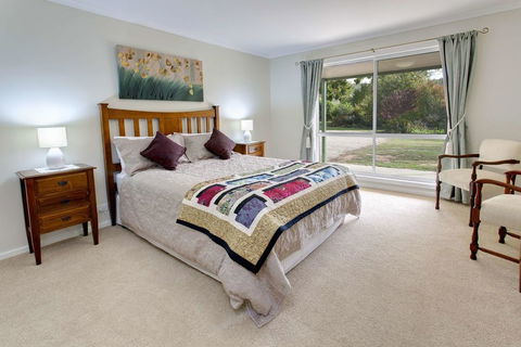 Brookfield Guest House - Suburb Australia 3