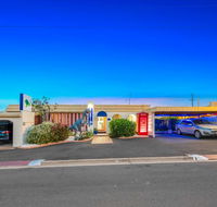 Bundaberg Coral Villa Motor Inn - Suburb Australia