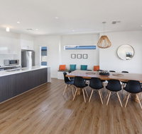 Bungala Coastal Retreat - Suburb Australia