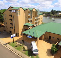 Burnett Riverside Hotel - Suburb Australia