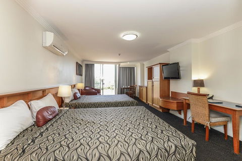 Burnett Riverside Hotel - Suburb Australia 3