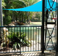 Bushland Beach Tavern - Suburb Australia