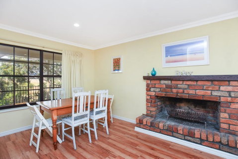 By The Beach - 30 Jetty Road - Suburb Australia 1
