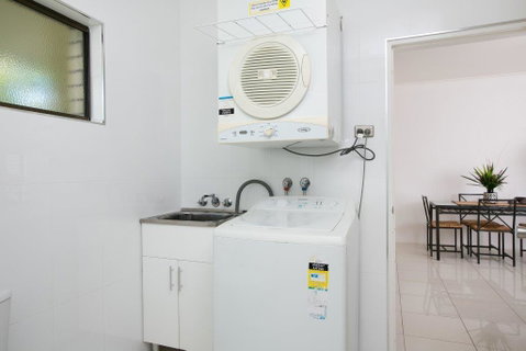 Cairns Reef Retreat - Suburb Australia 2