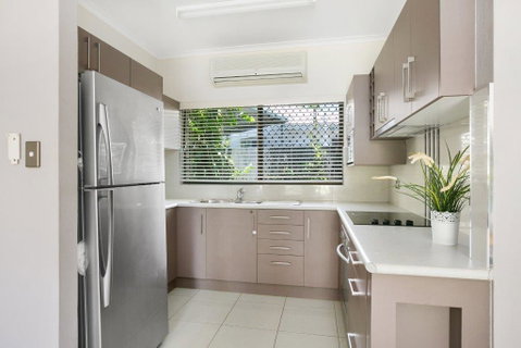 Cairns Reef Retreat - Suburb Australia 1