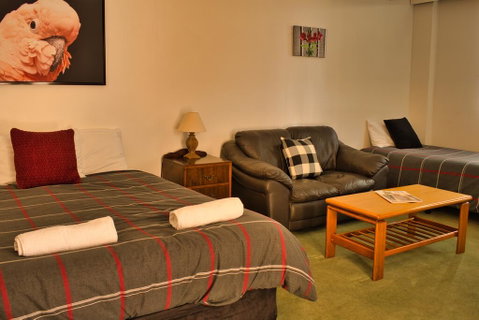 Cape Jervis Accommodation & Caravan Park - Suburb Australia 2