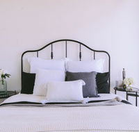 Capitol Executive Apartment on London Circuit - Suburb Australia