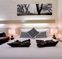 Castle Creek Motel - Suburb Australia