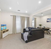Central and Charming on Wallace - Suburb Australia