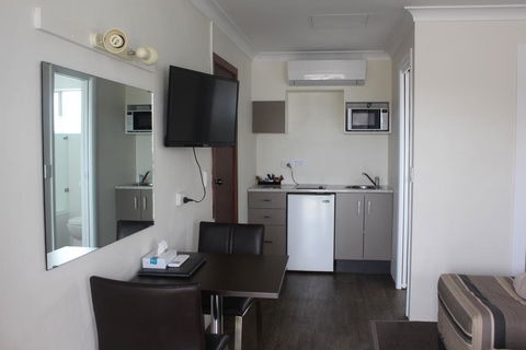 Centrepoint Motel - Suburb Australia 3