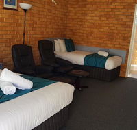 Centrepoint Motel Deniliquin - Suburb Australia