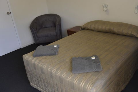 Charleville Waltzing Matilda Motor Inn - Suburb Australia 3