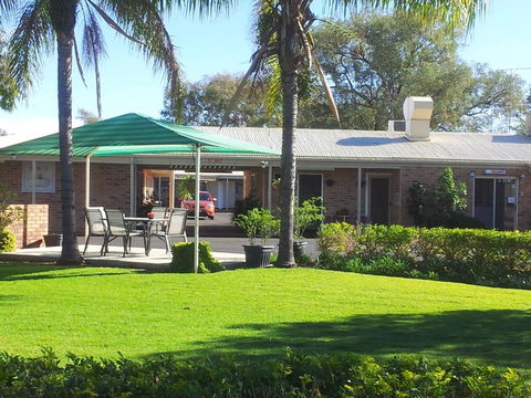 Charleville Waltzing Matilda Motor Inn - Suburb Australia 0