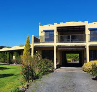 Chateau Bass - Suburb Australia