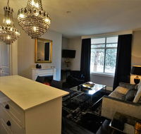 City Life Apartment-full kitchen  separate bedroom - Suburb Australia