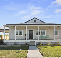 Cloverdale Cottage - Suburb Australia