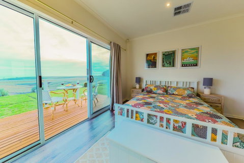 Coastal Lodge - Suburb Australia 2