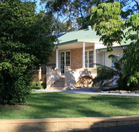 Colin's Garden - Suburb Australia