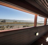 Coorong Aurora - breathtaking waterfront escape - Suburb Australia