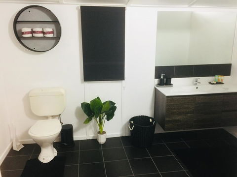 Cottage On Cork - Hatfield House - Suburb Australia 2