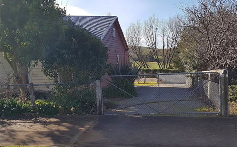 Cottage On Main - Suburb Australia 2