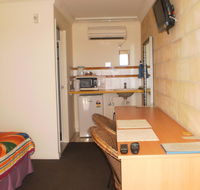 Country View Motel Ilbilbie - Suburb Australia