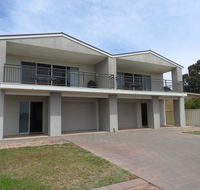 Cowell Holiday Accommodation with harbour views - Suburb Australia