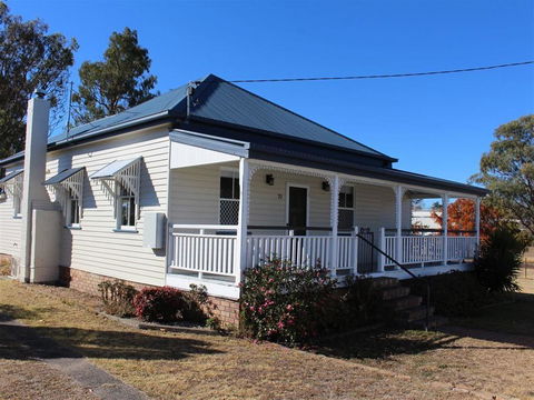 Creekview Cottage - 70 Lock Street - Suburb Australia 0