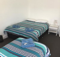 Crown Inn Hotel - Suburb Australia