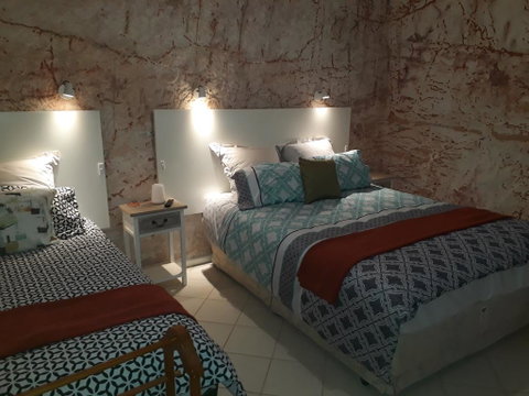 Desert Dwellers Underground B&B - Suburb Australia 1
