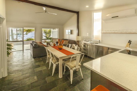 Drift Beach House Getaway - Suburb Australia 2