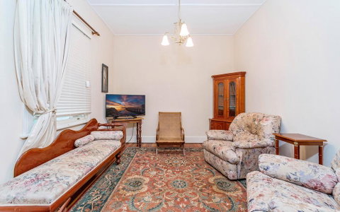 Eliza 1875 Red Brick Duplex Townhouse - Suburb Australia 2