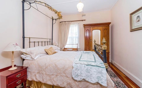 Eliza 1875 Red Brick Duplex Townhouse - Suburb Australia 3