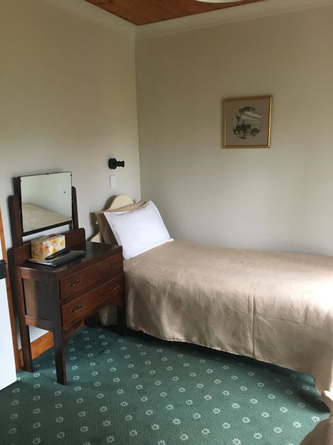 Fitzpatricks Inn - Suburb Australia 1