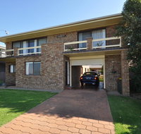 Flat 1/15 Dalmeny Drive - Suburb Australia
