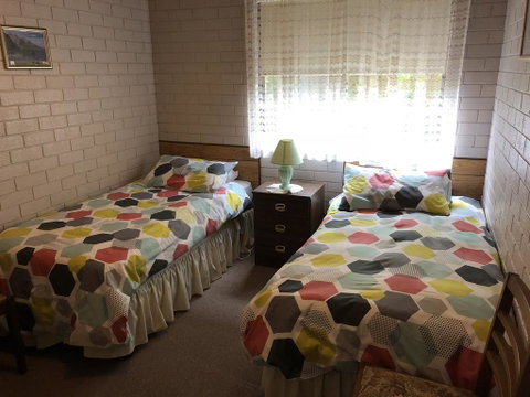 Flat 1/15 Dalmeny Drive - Suburb Australia 3