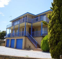 Flat 2 - 3 Bay Lane - Suburb Australia