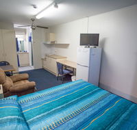 Fourth Ave Motor Inn - Suburb Australia
