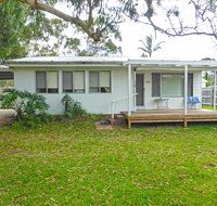 Frangipani Cottage Callala Beach - Suburb Australia