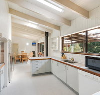 Getaway South Coast - Holiday House with Pool - Suburb Australia